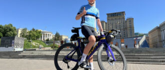 Естонський депутат проїхав на велосипеді з Таллінна до Києва та зібрав €30 тисяч для ЗСУ