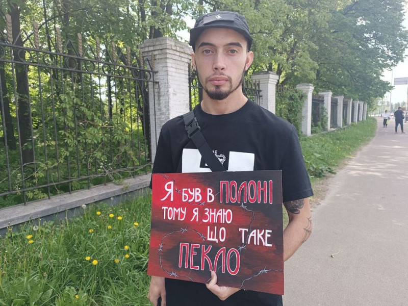 "У полоні немає свят": в Києві відбулася акція на підтримку військовополонених