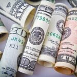 Курс валют в Украине 10 мая 2024 года: сколько стоит доллар и евро