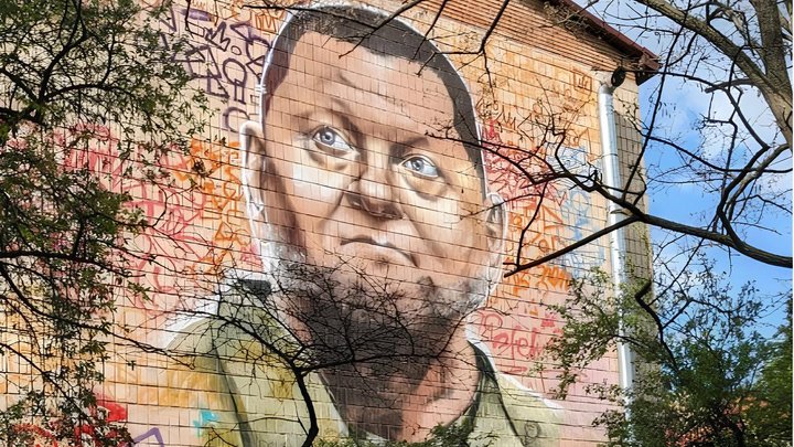 У Києві з'явився рекордний мурал із зображенням Залужного