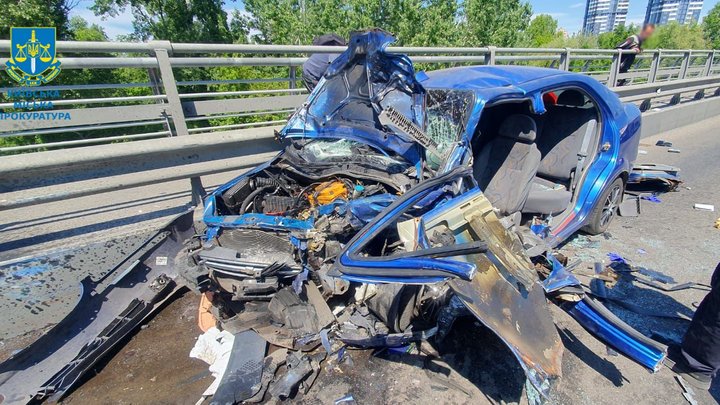 Смертельна ДТП у Києві: загинула дитина, вагітна жінка та чоловік у важкому стані у лікарні