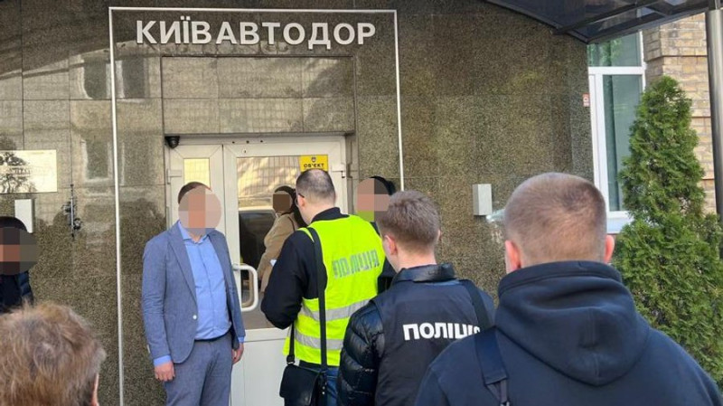 Розтрата 10 млн грн на ремонті доріг: гендиректору "Київавтодору" і чотирьом спільниками оголосили підозру