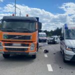 На Київщині легковик в'їхав у вантажівку: загинула дитина