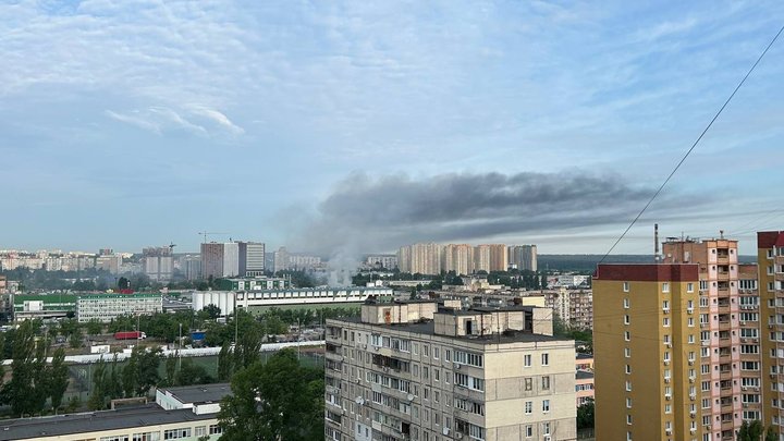 У Києві горіла СТО поблизу заводу "Оболонь"