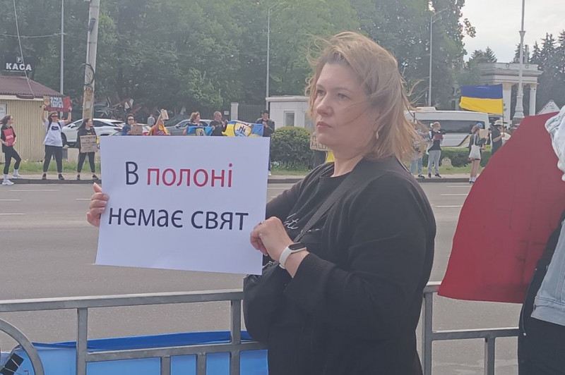 "У полоні немає свят": в Києві відбулася акція на підтримку військовополонених