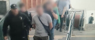 У київському метро пасажир напав на іншого чоловіка з ножем