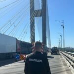 Оборудки під час ремонту Південного мосту: столичні чиновники розбагатіли на мільйон гривень