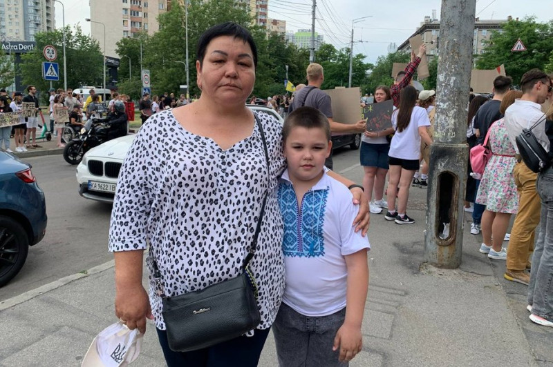 "Байдужість вбиває": в Києві провели акцію на підтримку військовополонених