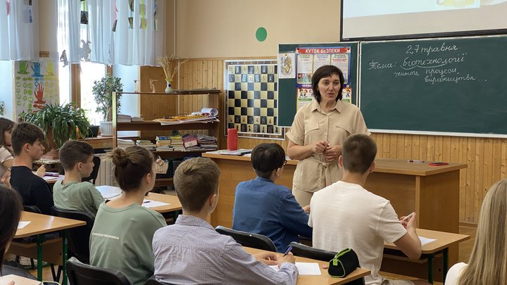 Нові укриття та реформа шкільного харчування: на Київщині готуються до нового навчального року
