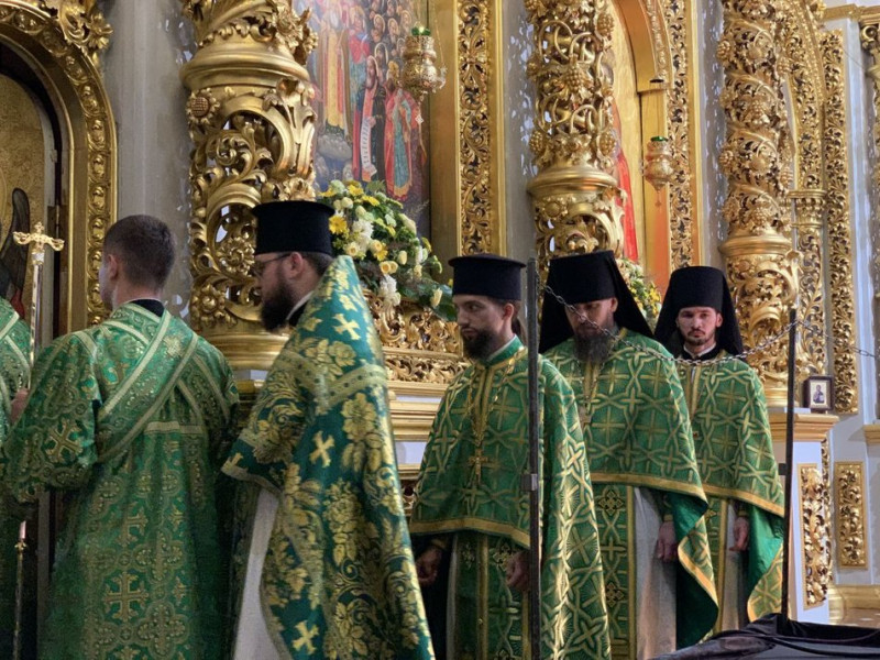 Трійця у Лаврі: Епіфаній провів святкову літургію