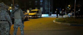 У Києві на Троєщині чоловік підірвав гранату: пошкоджені 11 авто