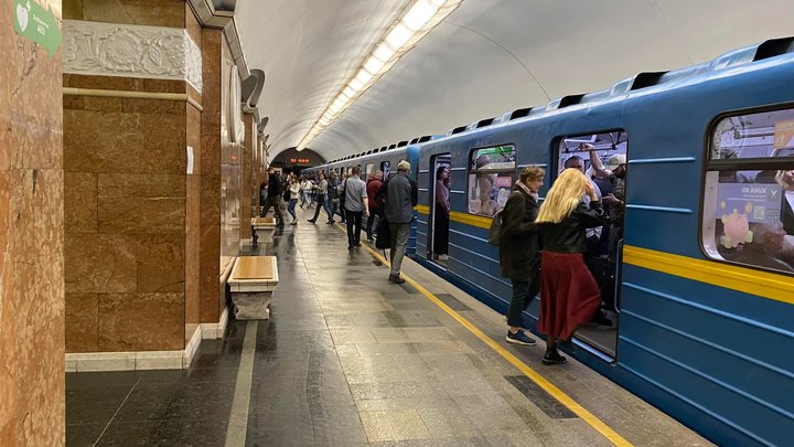 На станціях київського метро пропонують встановити захисні екрани