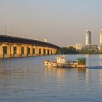 Можуть з'явитись "водоспади": на мосту Патона в Києві починають тестування тепломереж