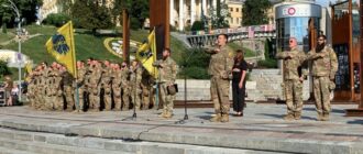 У Києві на мітингу на підтримку військовополонених вшанували військових, загиблих під час теракту в Оленівці