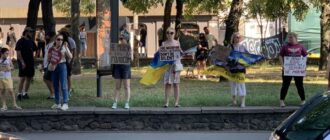 "Не мовчи — будь їхнім голосом": акція-нагадування про військовополонених відбулася на столичному Подолі