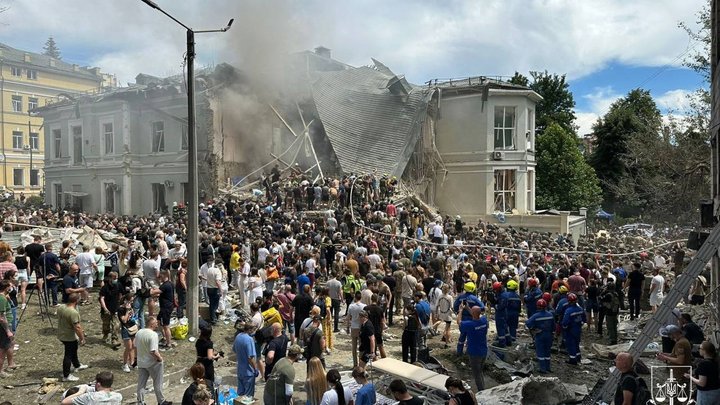 Ракетна атака на Київ 8 липня: троє поранених досі в тяжкому стані