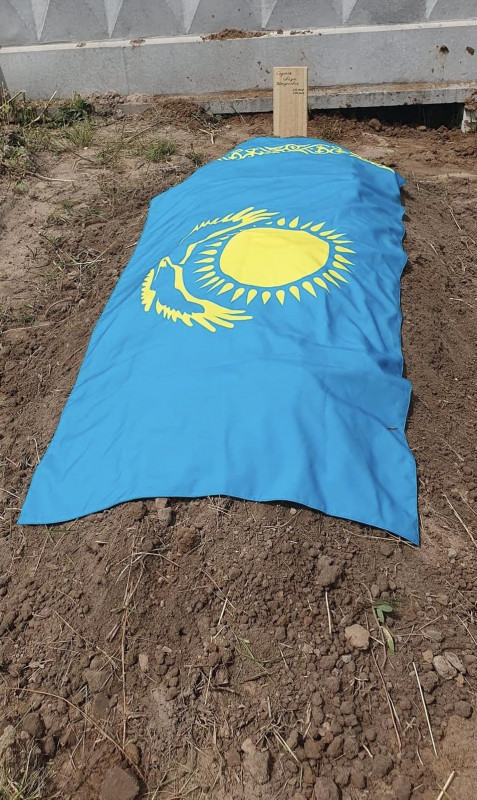 Казахського опозиційного журналіста Айдоса Садикова поховали на мусульманському кладовищі поблизу Києва
