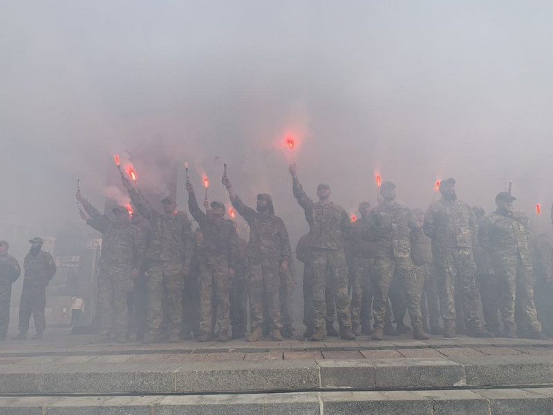У Києві на мітингу на підтримку військовополонених вшанували військових, загиблих під час теракту в Оленівці