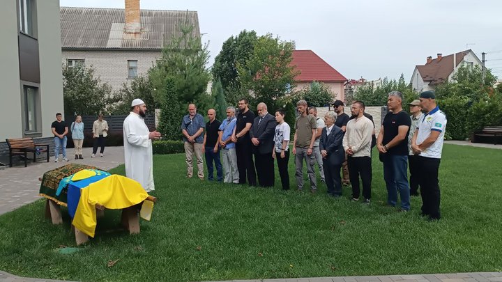 Казахського опозиційного журналіста Айдоса Садикова поховали на мусульманському кладовищі поблизу Києва