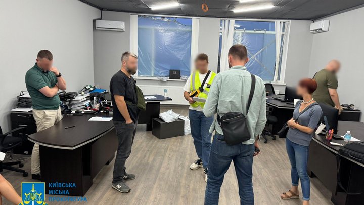У Києві переплатили майже 800 тис. гривень на закупівлі асфальтобетонних сумішей: прокуратура вручила підозри посадовцям