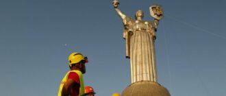 На тризубі монумента "Батьківщині-матері" виявили незначні дефекти, їх усунуть найближчим часом — МКІП