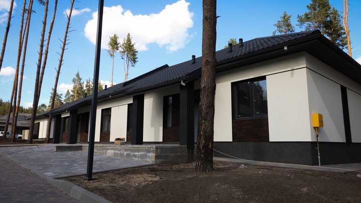 На Київщині завершують будівництво першого в України інклюзивного містечка для військових — Кравченко