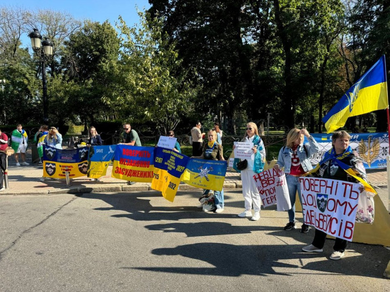 "Жити в невідомості — немає нічого гіршого": родичі військовополонених та зниклих безвісти прийшли до Верховної ради