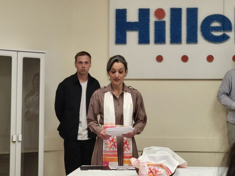 Шлях додому сувоїв Тори: єврейська громада повернула ще один стародавній рукопис в Україну