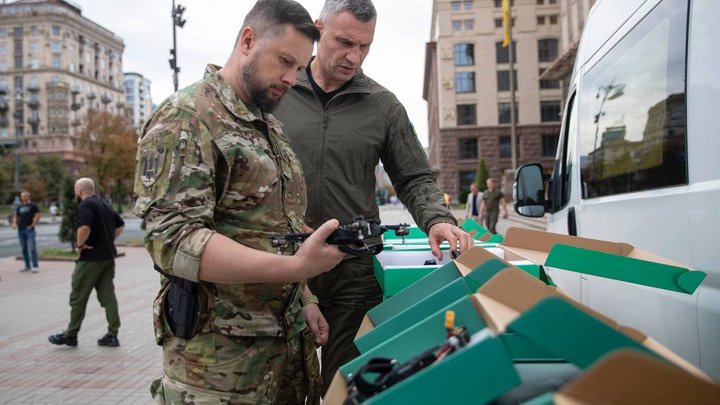 Київ передав бійцям, які боронять країну Харківському напрямку фронту, ще 1000 FPV-дронів