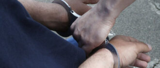 В Киеве мужчина ограбил и изнасиловал девушку в подземном переходе: детали от прокуратуры