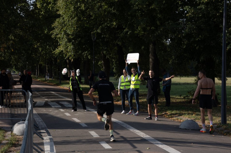 У Києві відбувся забіг на підтримку українських полонених за участі історика Тімоті Снайдера