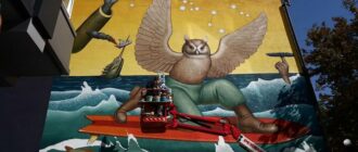 "Мудрий панує над зірками": у Києві з'явився мурал для підтримки ГУР