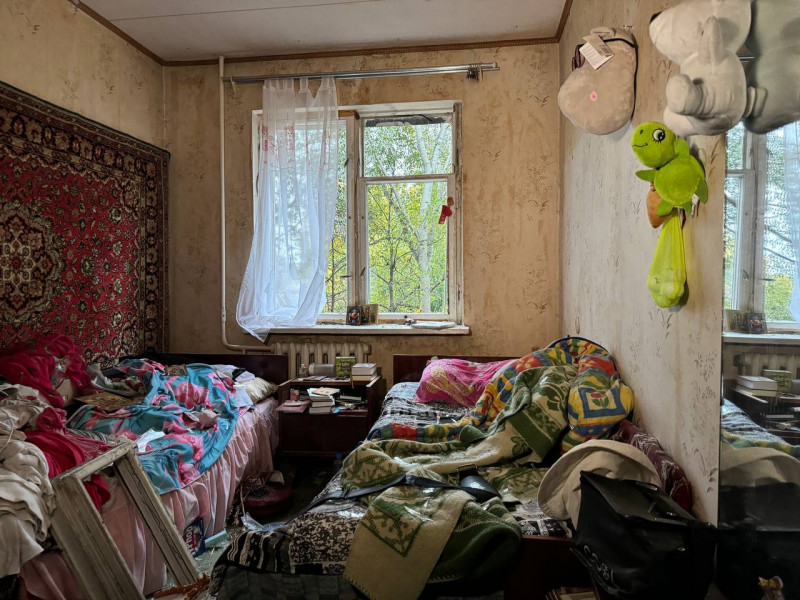 "Чую гучний свист і вибігаю за дві стіни": мешканці будинку в Солом'янському районі столиці про пережиту ніч