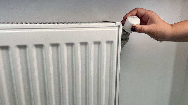 У Києві прорвало тепломережу: вулиці затягнув густий пар від гарячої води