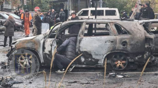 У Києві внаслідок атаки російських дронів постраждали 6 людей У Києві внаслідок атаки російських дронів постраждали 6 людей