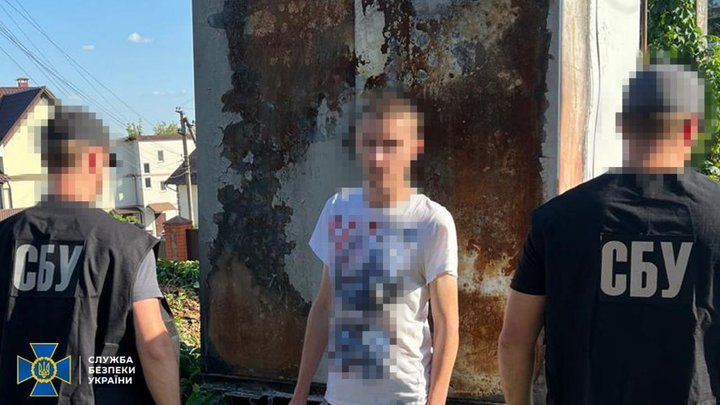 У Києві затримали чотирьох містян за підозрою в підпалі автівок ЗСУ на замовлення російських спецслужб