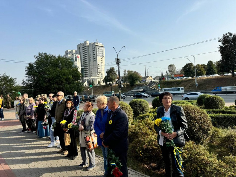 У Києві відкрили Алею пам'яті героїв, присвячену оборонцям із Шевченківського району міста