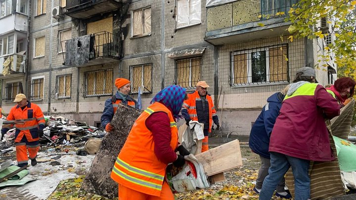 Нічна атака РФ на Київ: як мешканці поруйнованого будинку долають наслідки та оговтуються від пережитого