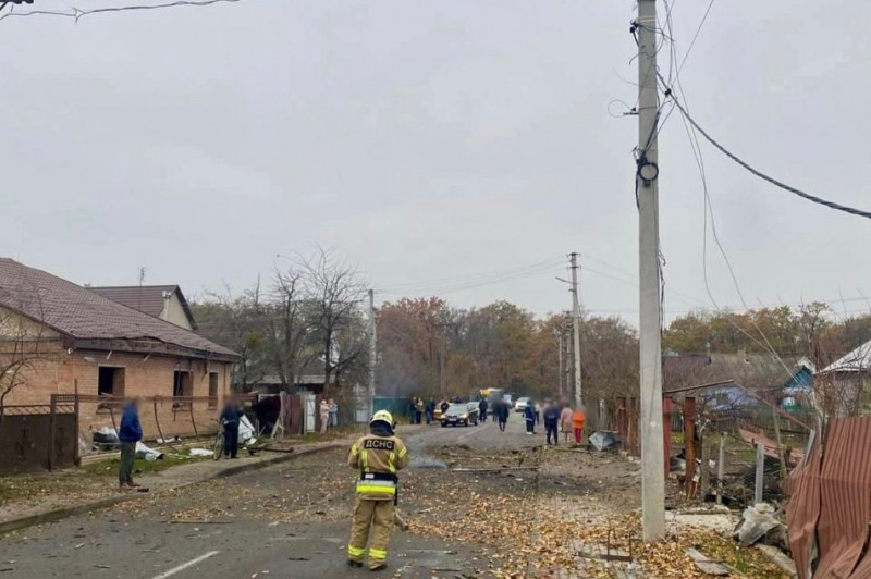 Наслідки атаки безпілотників на Київщині: пошкоджені приватні будинки, авто