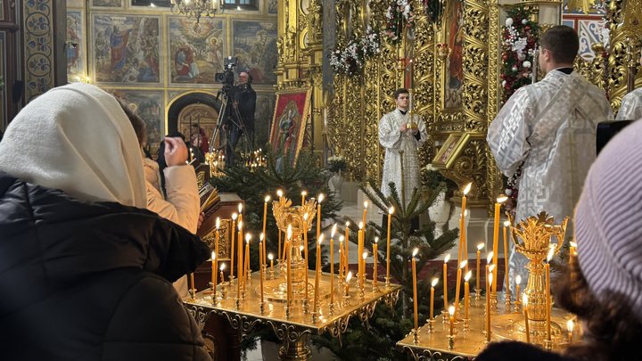 У Свято-Михайлівському соборі в Києві розпочалося всенічне бдіння надвечір Різдва