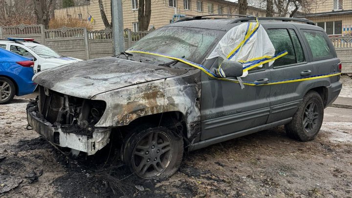 Двох киян підозрюють в підпалі поштових відділень та авто військових