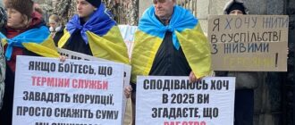 "Де обіцяний закон?! Армія — не рабство!": у Києві учасники акції за чіткі терміни служби перекрили дорогу біля ВР