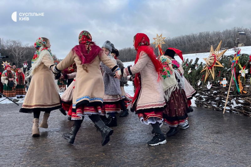 Завершення зимових свят: у столичному Музеї просто неба пройшла "Різдвяна феєрія"