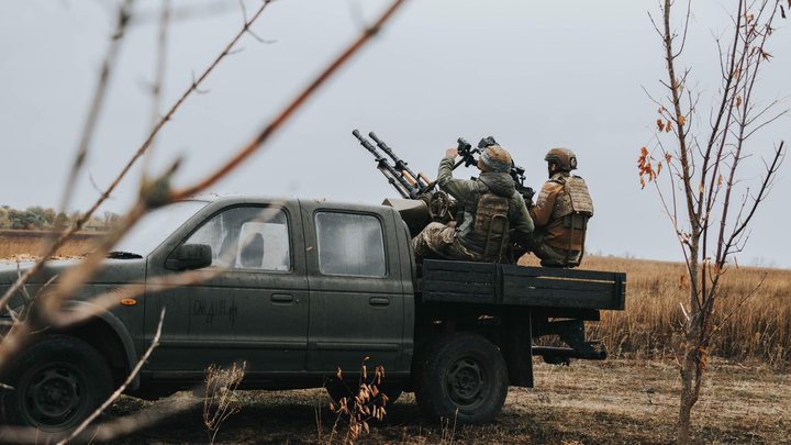 У Києві пролунали вибухи: уламки безпілотника впали у двох районах