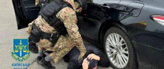 Погрожували і вимагали гроші: столичні правоохоронці заявляють про затримання чотирьох раніше судимих чоловіків