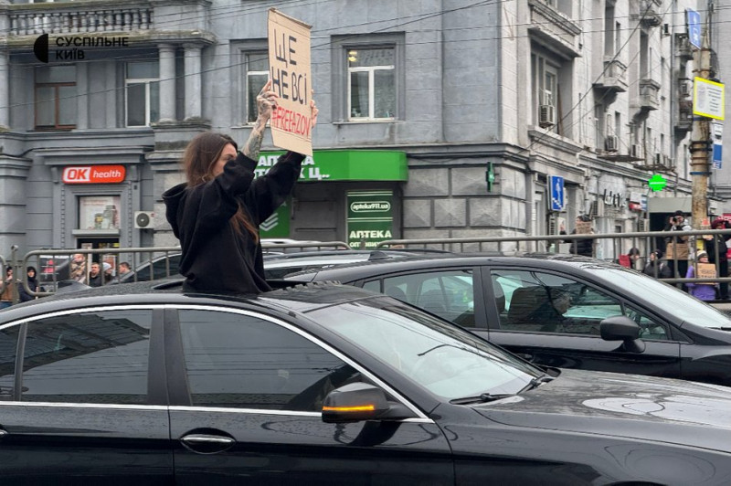 "Ми їхній голос": рідні полонених військових зібрались на акцію в Києві