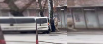 Пытался убежать: в ТЦК объяснили "бусификацию" мужчины возле станции метро в Киеве (видео)