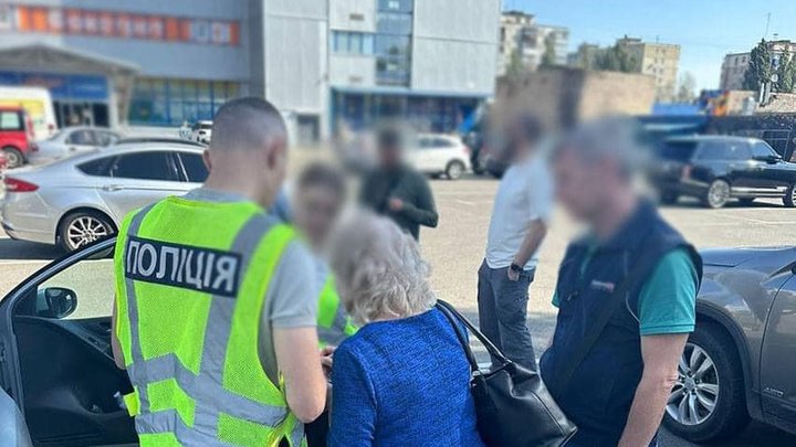 Переплисти Дністер на надувному матраці: у Києві судитимуть організаторку схеми для військовозобов'язаних