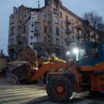 Удар по жилому дому в Киеве: спасатели разобрали завалы (фото)