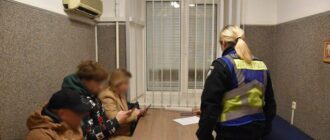 Перекривали рух у центрі Києва та співали російських пісень: правоохоронці знайшли юнаків